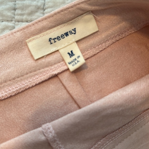 Freeway medium skirt, blush in color - Picture 5 of 7